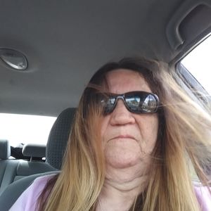 Meet your Posher, Gloria